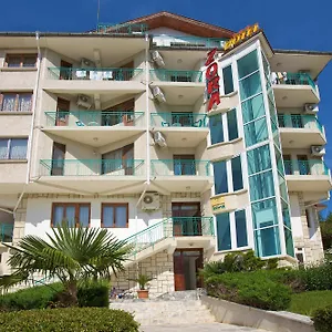 Zora Hotel