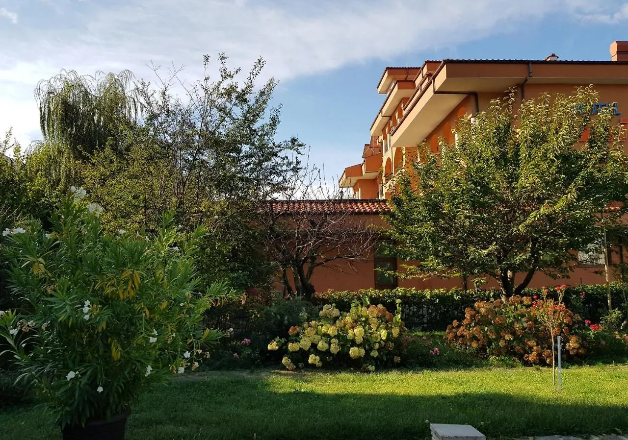 Family Hotel Magnolia, Slantchev Briag 2*,